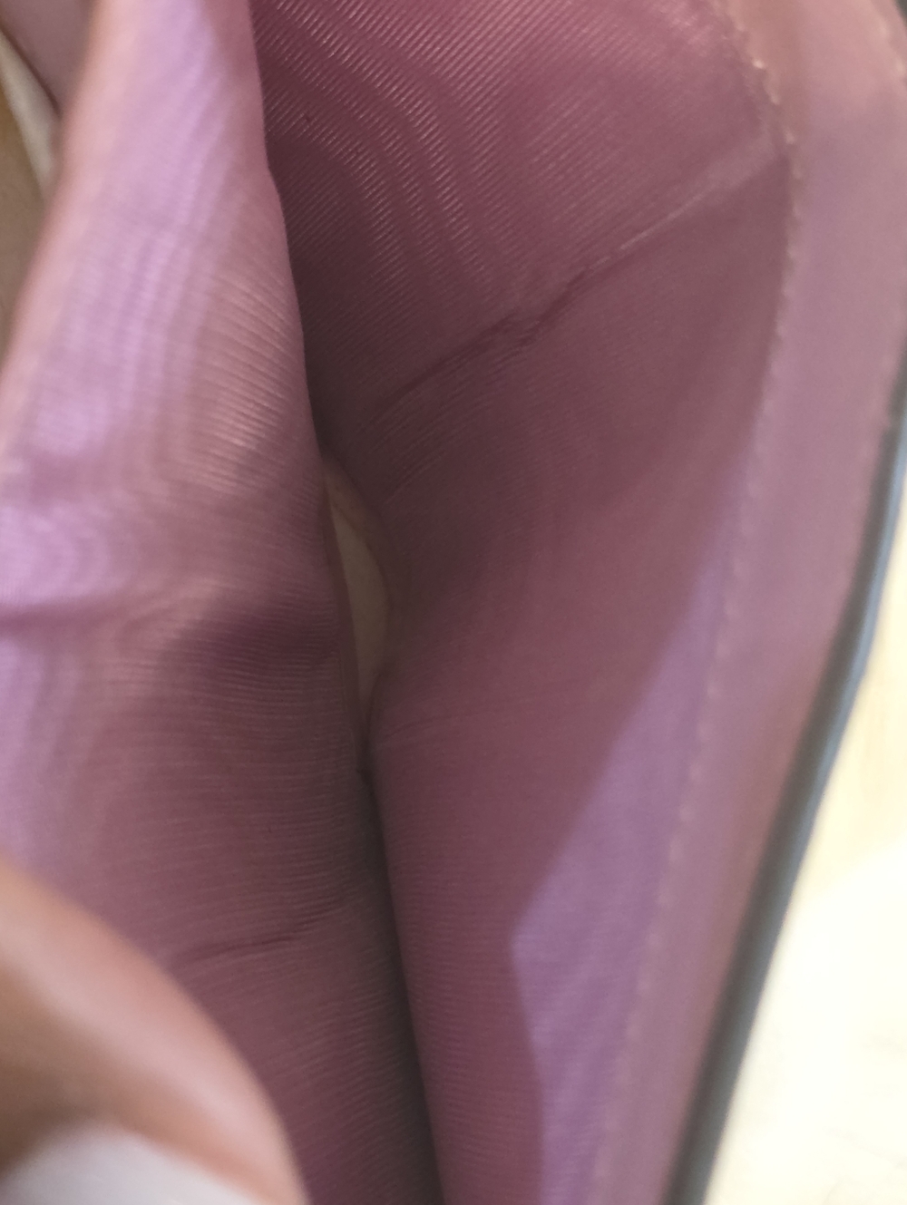 Gucci GG Supreme Monogram Strawberry Wallet - Picture 3 of 3